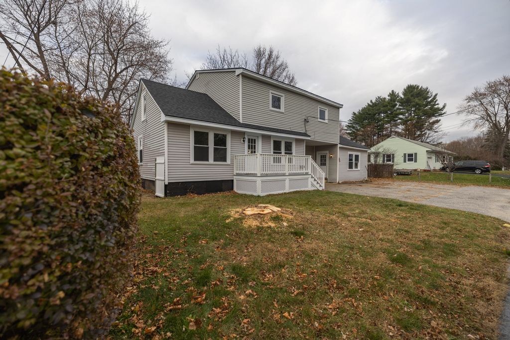 Photo of 27 Flanders Street, Auburn, ME 04210 (MLS # 1644254)