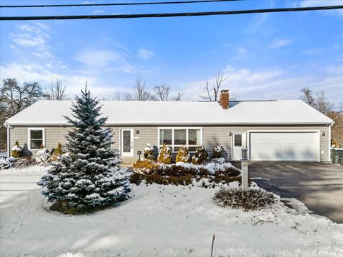 Photo of 231 Parkway S, Brewer, ME 04412 (MLS # 1650350)