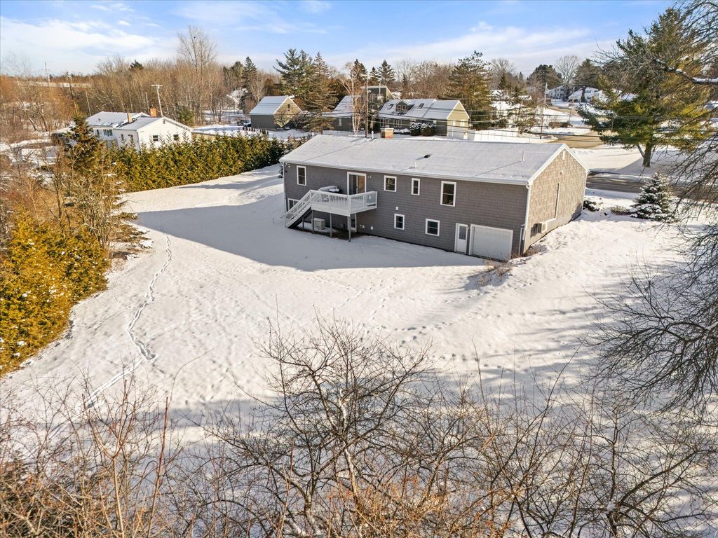 Photo of 231 Parkway S, Brewer, ME 04412 (MLS # 1650350)