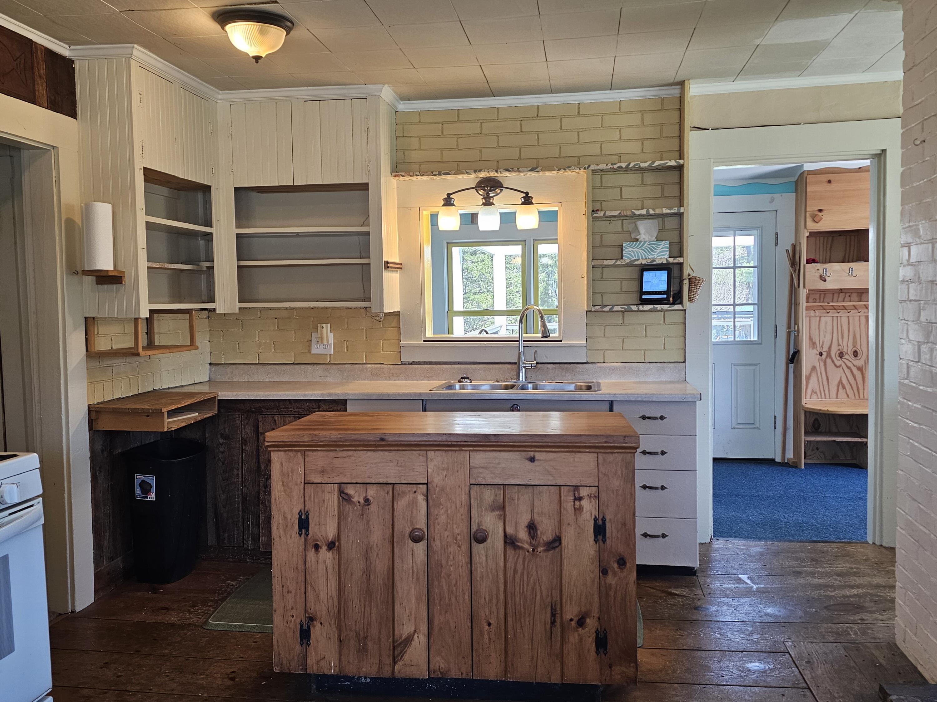 Orland, Maine 04472, United States, 3 Bedrooms Bedrooms, ,1 BathroomBathrooms,Residential,Active,122838