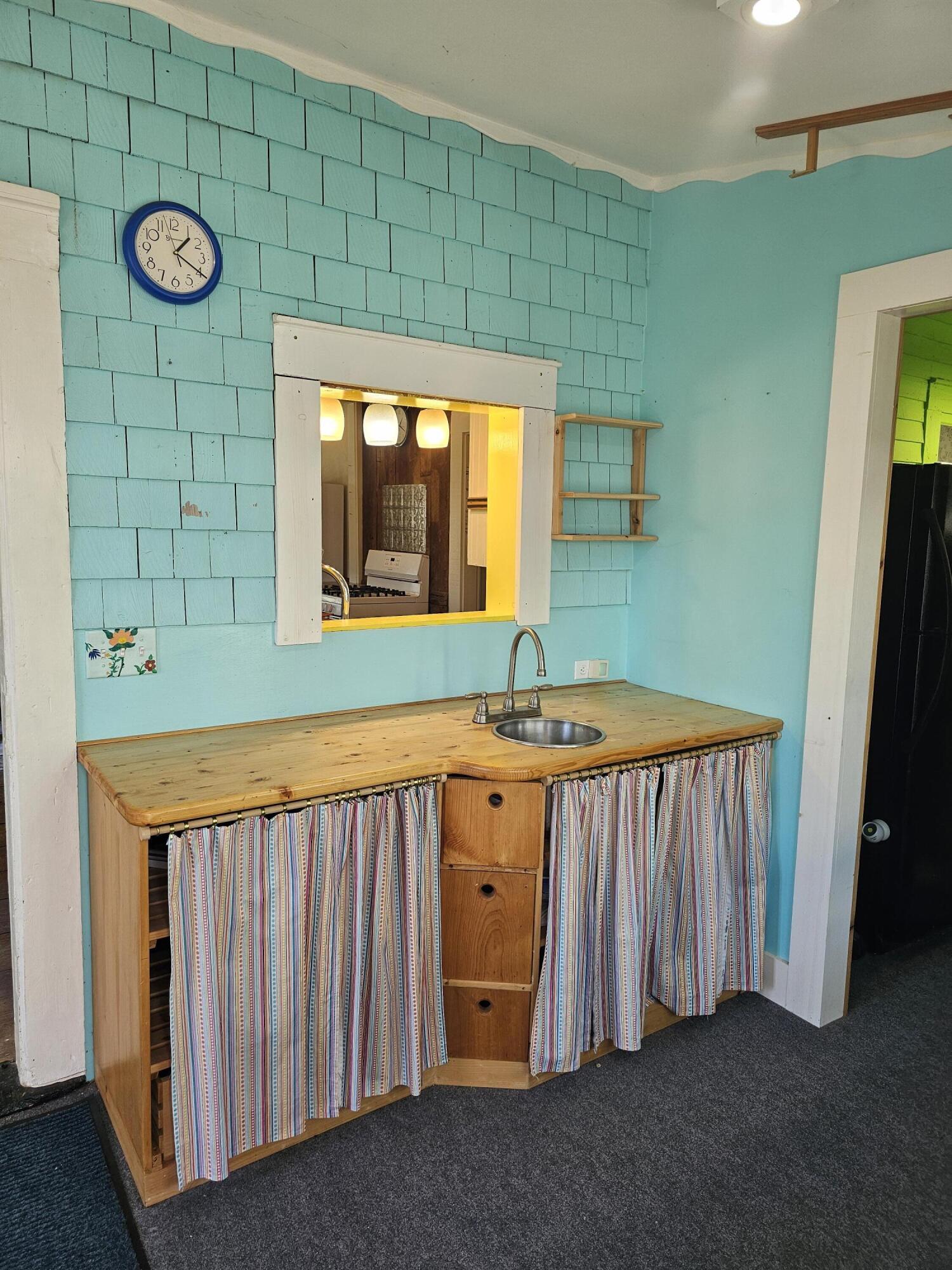 Orland, Maine 04472, United States, 3 Bedrooms Bedrooms, ,1 BathroomBathrooms,Residential,Active,122838