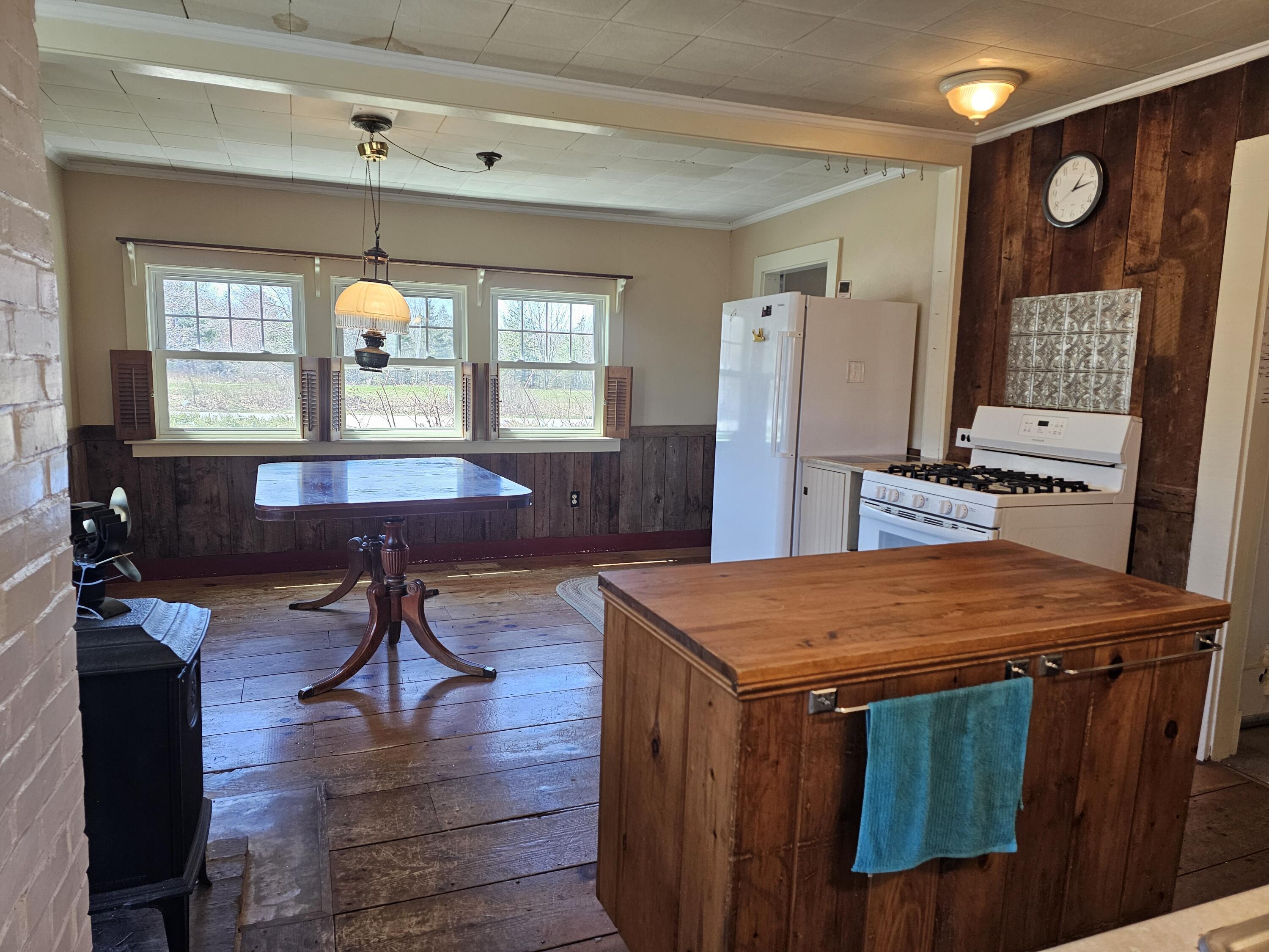 Orland, Maine 04472, United States, 3 Bedrooms Bedrooms, ,1 BathroomBathrooms,Residential,Active,122838