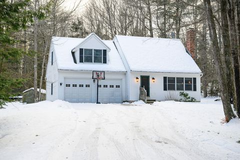Photo of 29 Jesse Road, Topsham, ME 04086 (MLS # 1647526)