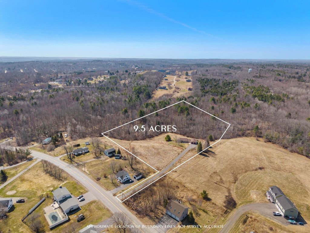 Photo of 18 Walker Lane, Farmingdale, ME 04344 (MLS # 1658516)