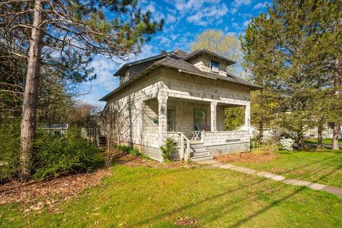 Photo of 106 Washington Street, Camden, ME 04843 (MLS # 1662238)