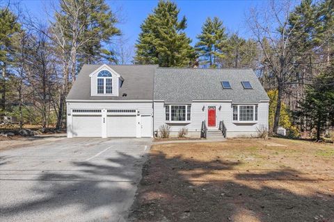 Photo of 657 New Dam Road, Waterboro, ME 04061 (MLS # 1657535)
