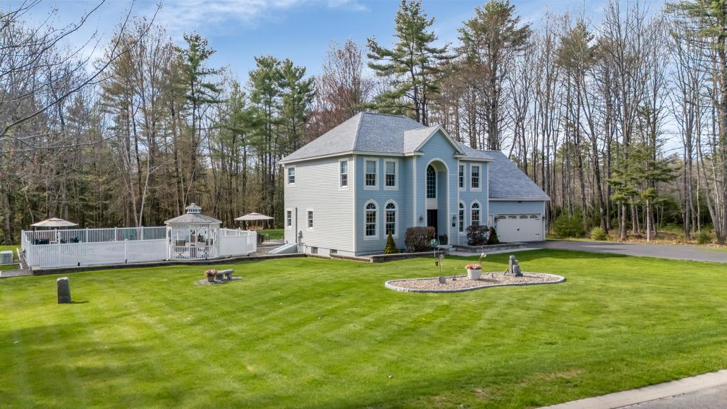 Photo of 16 Caldwell Circle, Lewiston, ME 04240 (MLS # 1661196)
