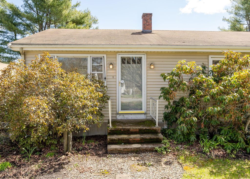 Photo of 203 Gray Road, Falmouth, ME 04105 (MLS # 1660857)