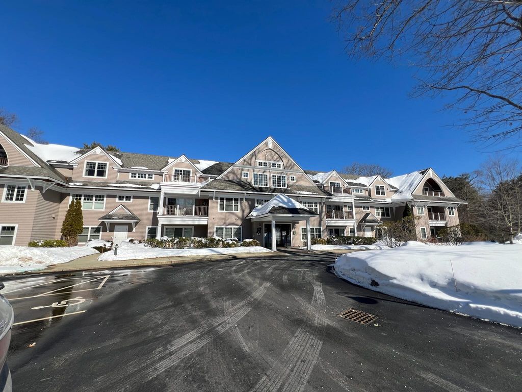 Photo of 100 Shepard'S Cove Road #H305, Kittery, ME 03904 (MLS # 1654079)