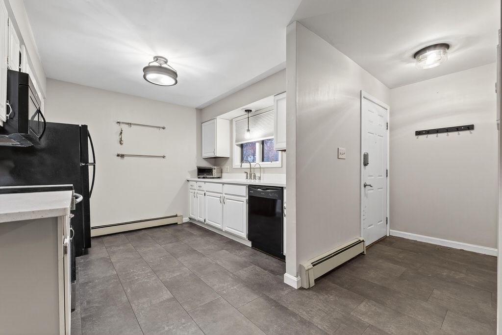 Photo of 152 Mckeen Street #D17, Brunswick, ME 04011 (MLS # 1643088)