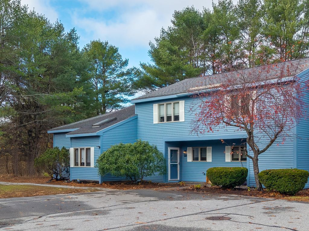 Photo of 152 Mckeen Street #D17, Brunswick, ME 04011 (MLS # 1643088)