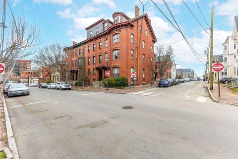 Photo of 22 Pine Street #4, Portland, ME 04102 (MLS # 1658561)