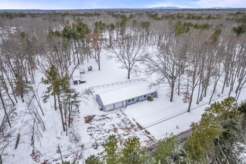 Photo of 24 Middle Road, Kennebunk, ME 04043 (MLS # 1647473)