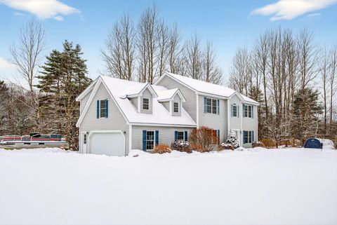 Photo of 39 Hunter Road, Freeport, ME 04032 (MLS # 1652802)