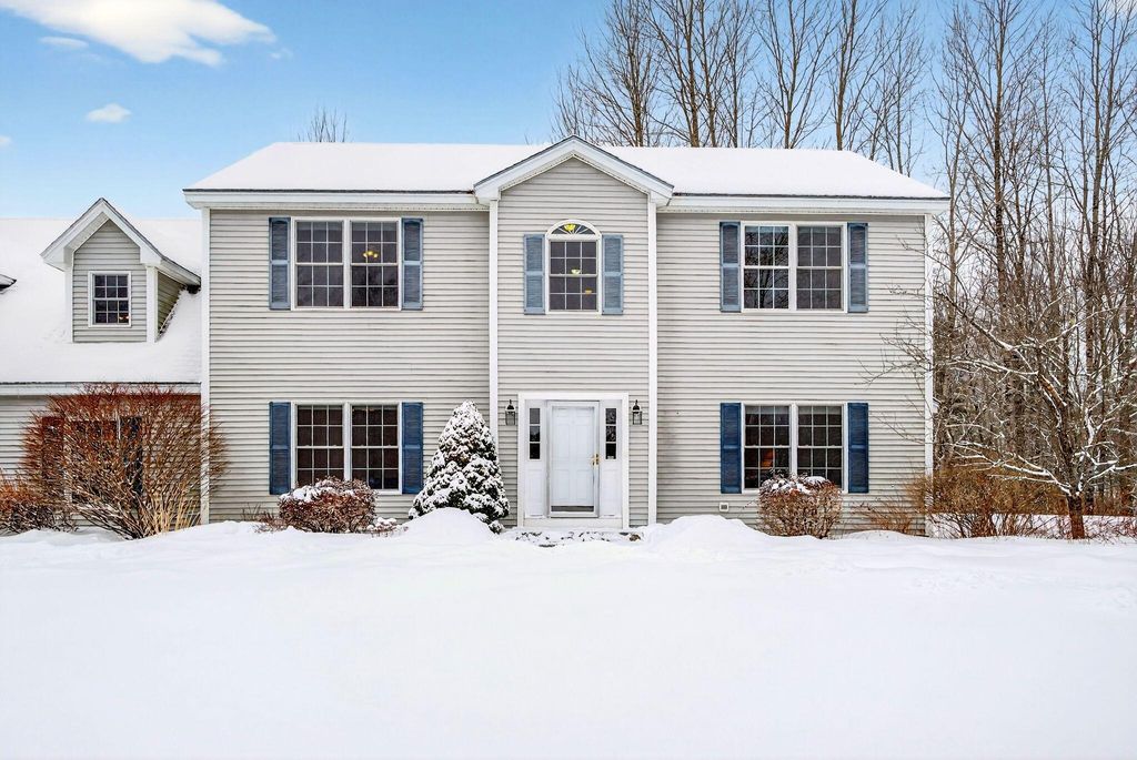 Photo of 39 Hunter Road, Freeport, ME 04032 (MLS # 1652802)