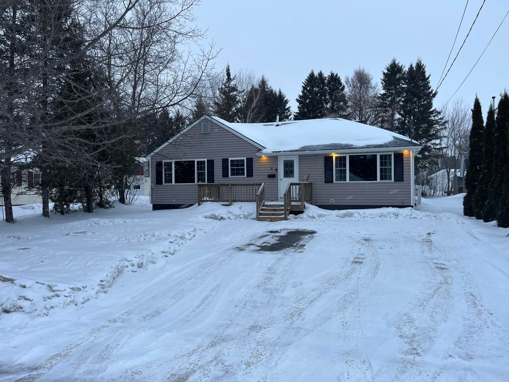 Photo of 8 Lincoln Street, Presque Isle, ME 04769 (MLS # 1652840)