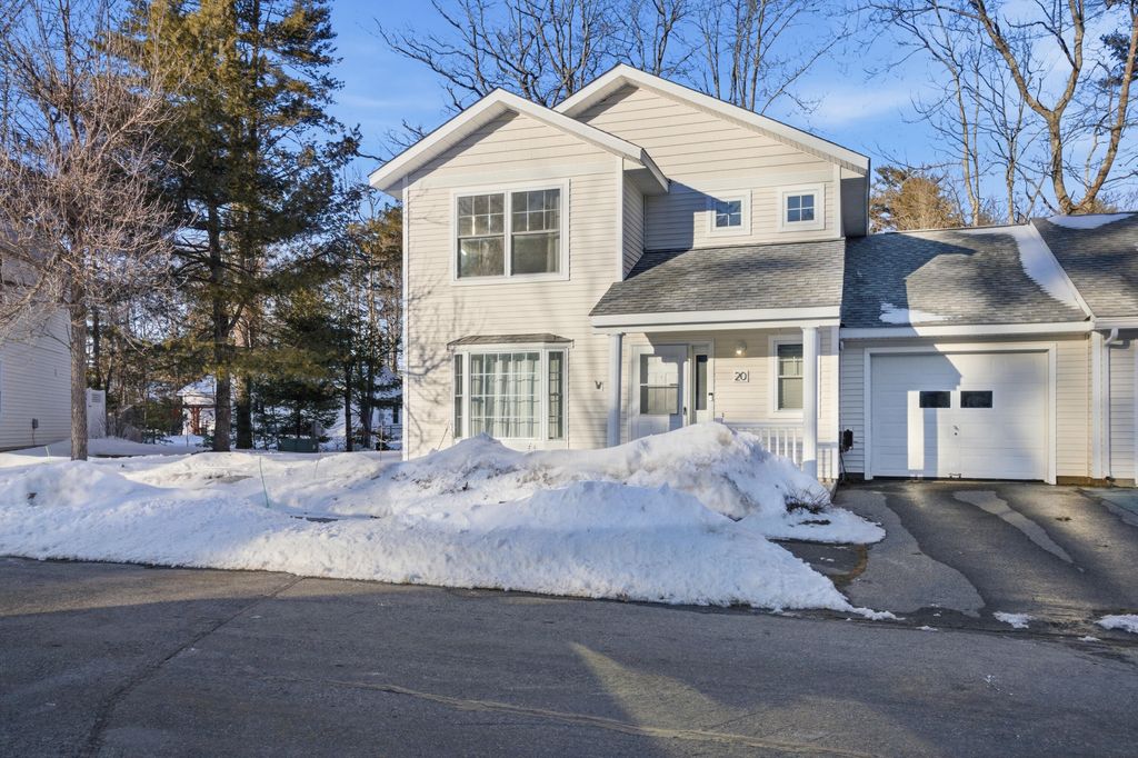 Photo of 20 Starflower Lane #20, Brunswick, ME 04011 (MLS # 1652830)