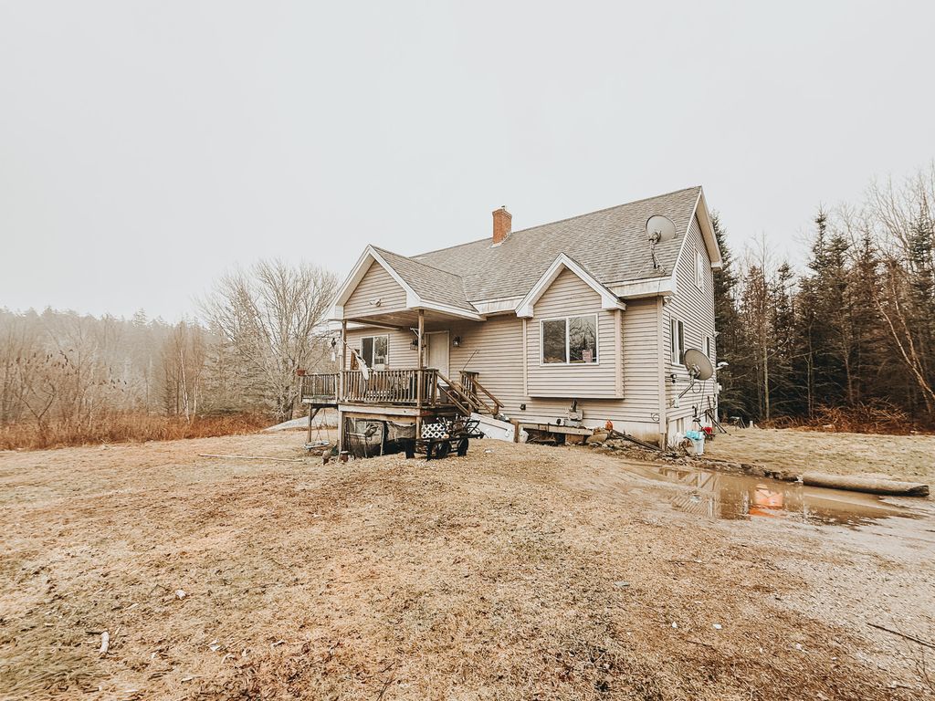 Photo of 14 Sportsmans Way, Vinalhaven, ME 04863 (MLS # 1656400)