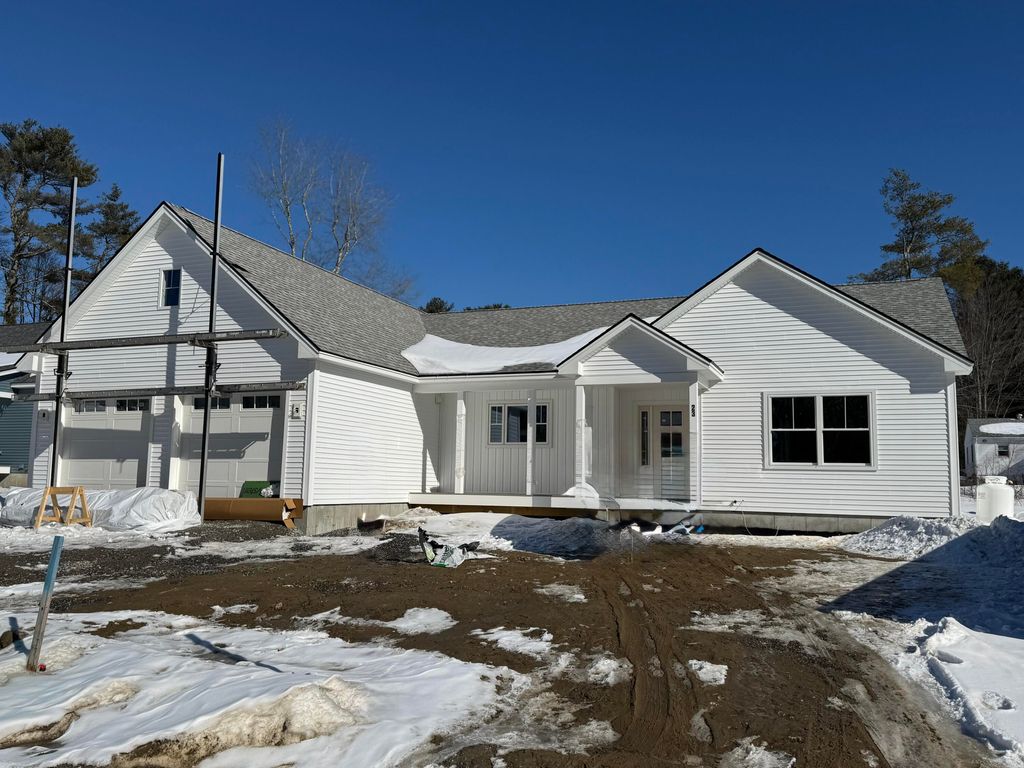 Photo of 23 Forest Glen Lane, Topsham, ME 04086 (MLS # 1650713)