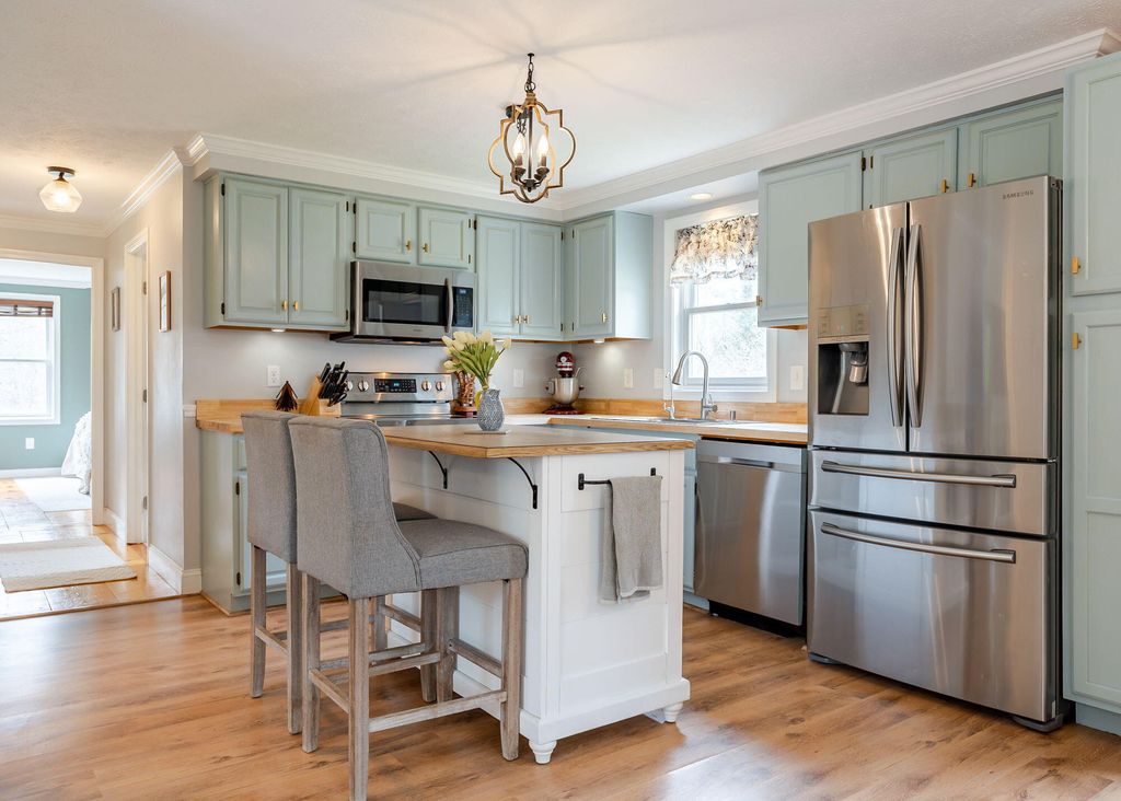 Photo of 17 Christopher Road, Gorham, ME 04038 (MLS # 1660943)