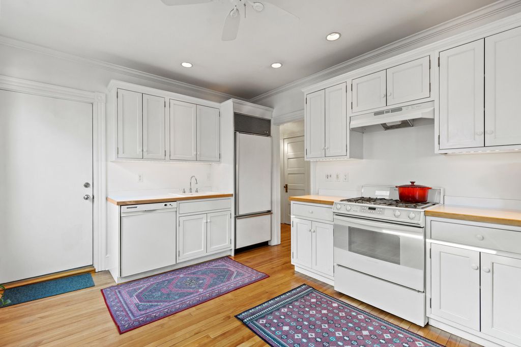 Photo of 98 Grant Street #7, Portland, ME 04101 (MLS # 1649982)