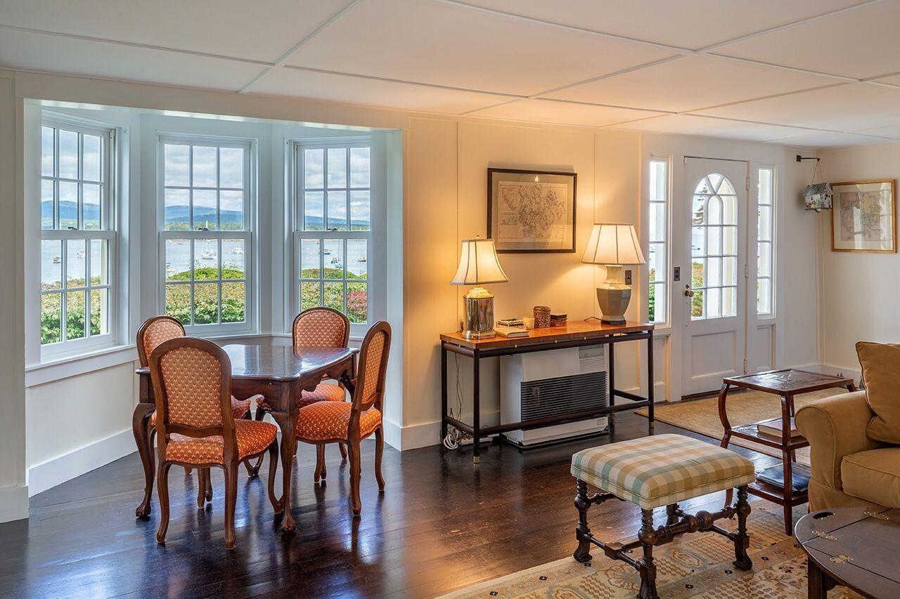 24 Shore Road