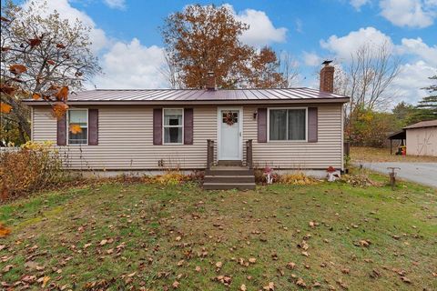 Photo of 127 Barlen Street, Farmington, ME 04938 (MLS # 1642118)