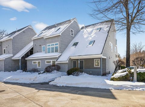 Photo of 146 W Grand Avenue #52, Old Orchard Beach, ME 04064 (MLS # 1653153)