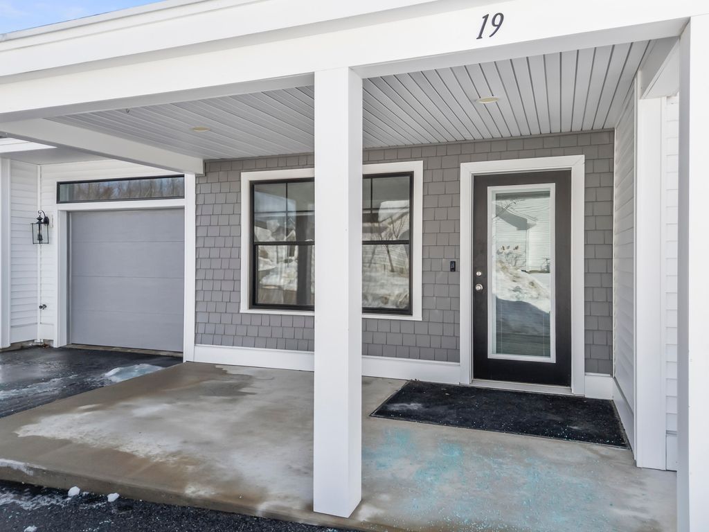 Photo of 19 Mill Commons Drive #19, Scarborough, ME 04074 (MLS # 1654013)