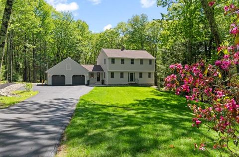 Photo of 16 Pleasant Valley Road, Cumberland, ME 04021 (MLS # 1664002)