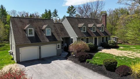 Photo of 43 Sturbridge Lane, Cumberland, ME 04021 (MLS # 1662699)