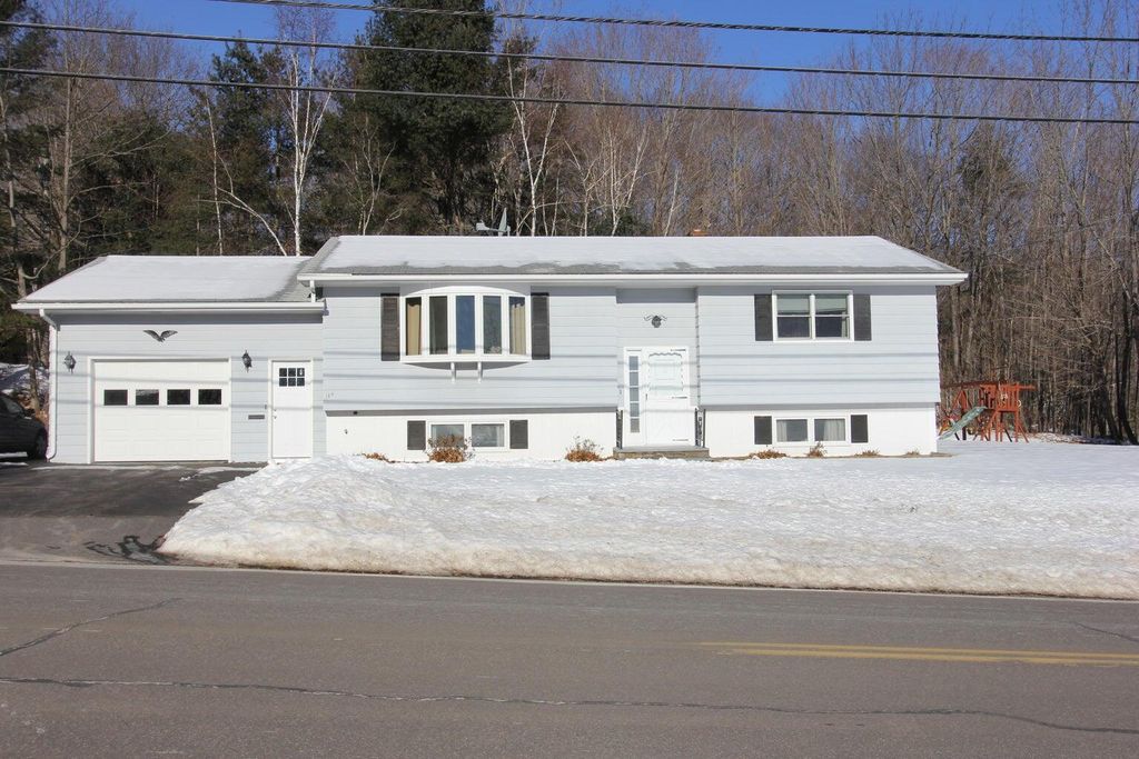 Photo of 184 Old Greene Road, Lewiston, ME 04240 (MLS # 1655535)