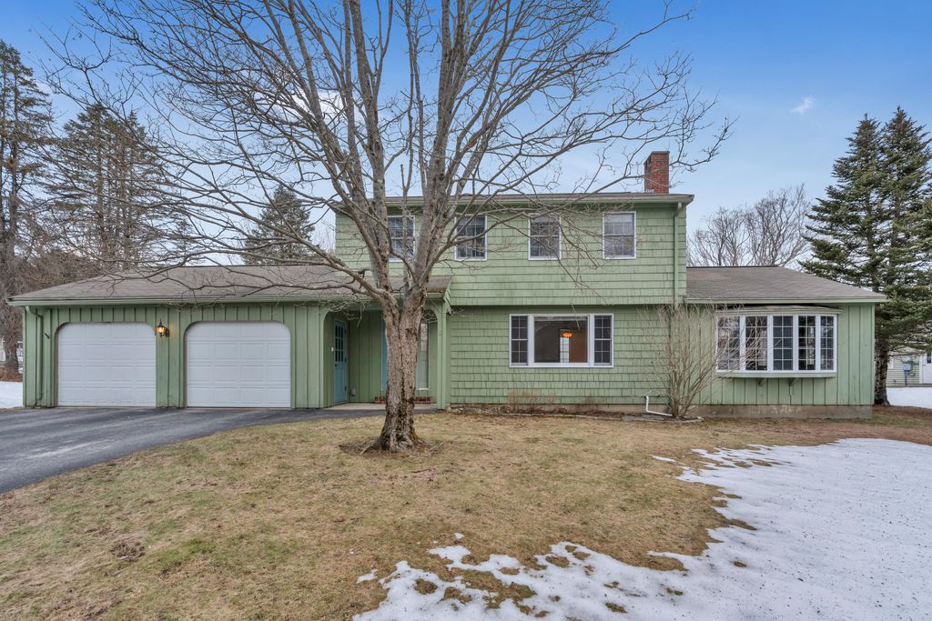 Photo of 2 Candlewick Lane, Cumberland, ME 04021 (MLS # 1654087)