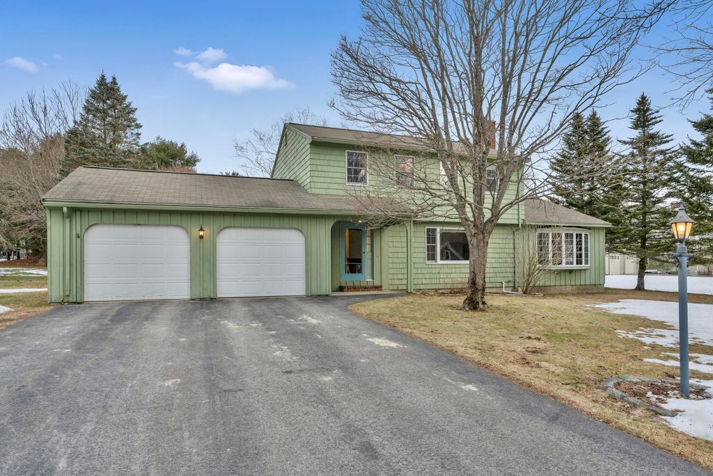 Photo of 2 Candlewick Lane, Cumberland, ME 04021 (MLS # 1654087)