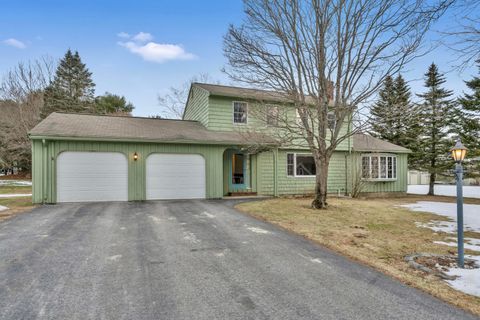 Photo of 2 Candlewick Lane, Cumberland, ME 04021 (MLS # 1654087)