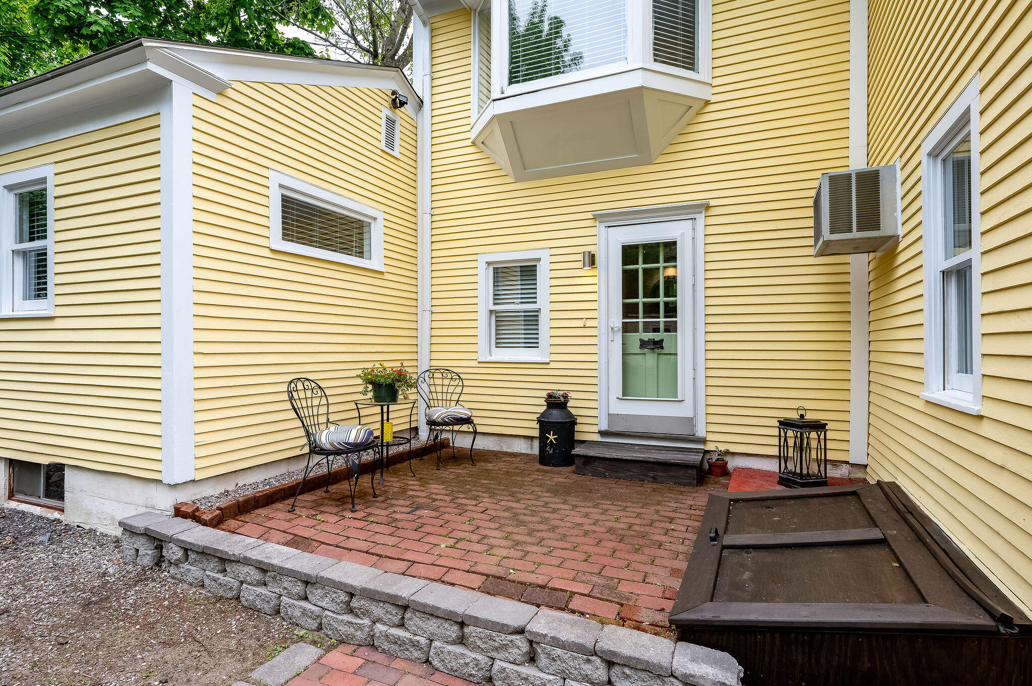 281 York Street