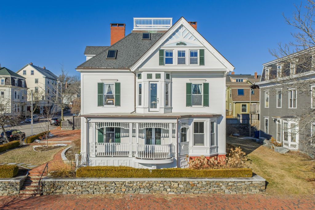 Photo of 22 Eastern Promenade #1, Portland, ME 04101 (MLS # 1649995)