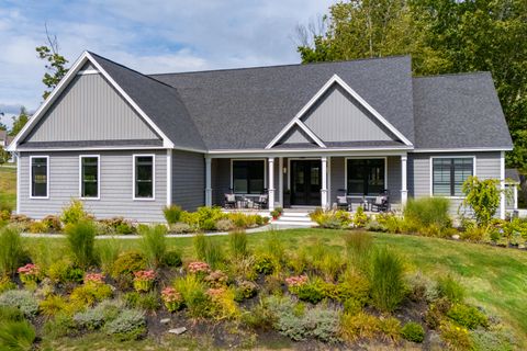 Photo of 37 Jasper Street, Scarborough, ME 04074 (MLS # 1637958)