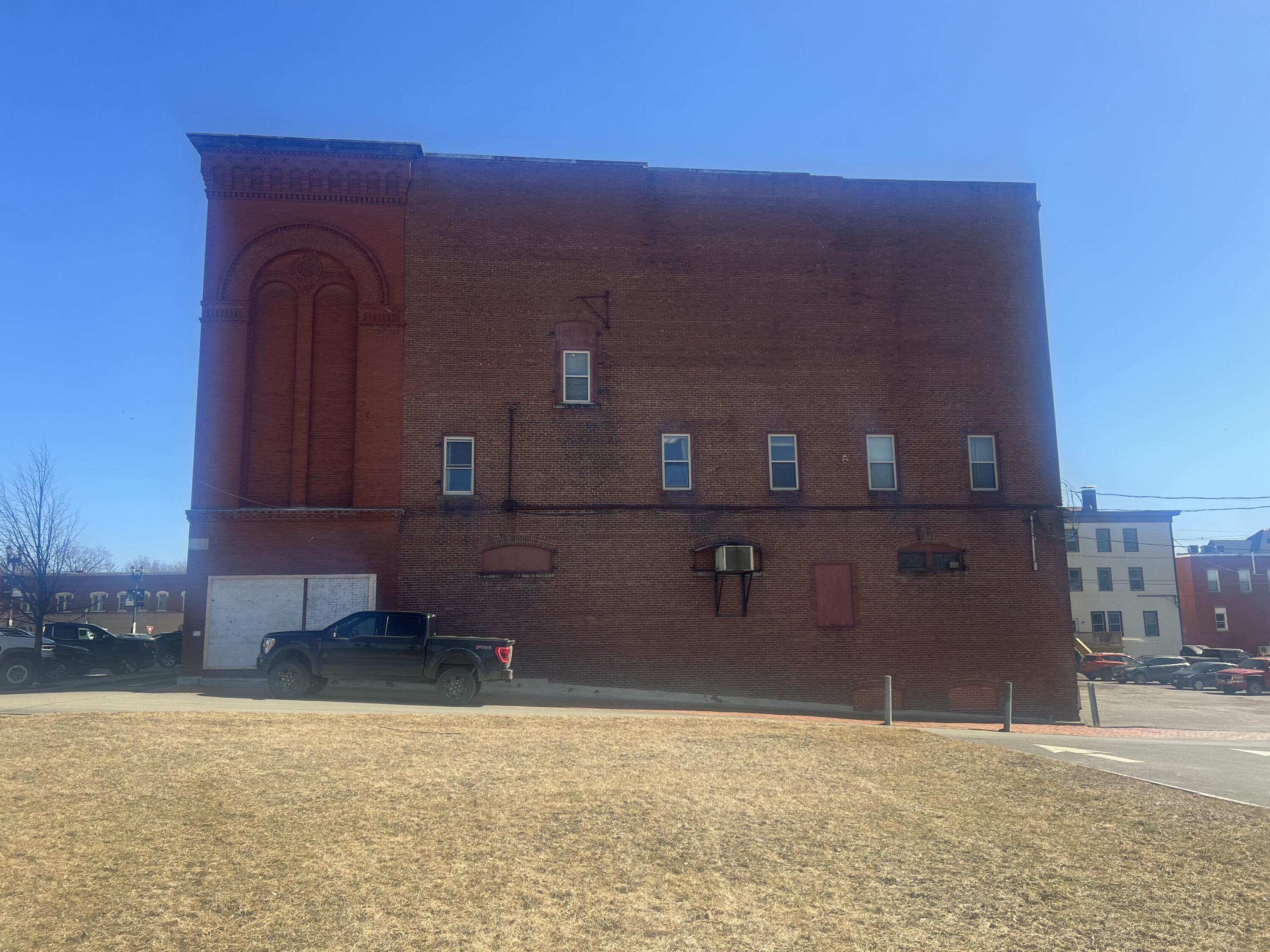 13-31 Market Square