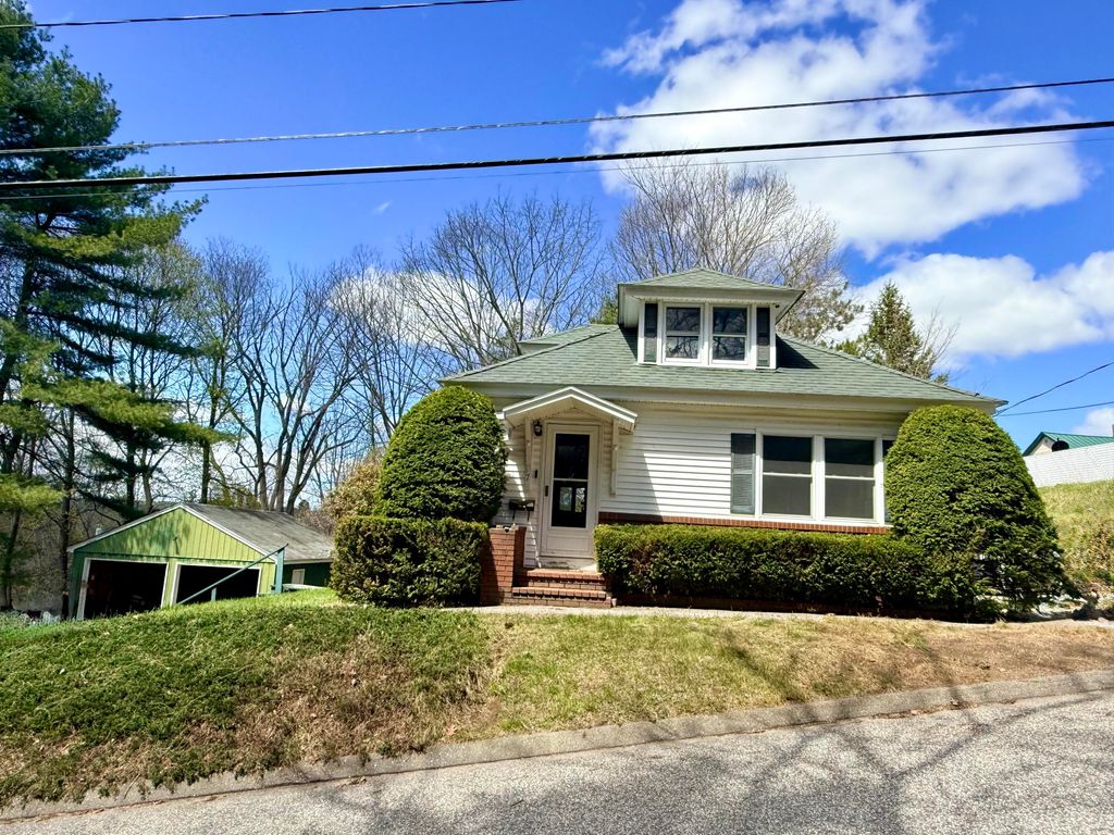 Photo of 7 Bennett Avenue, Auburn, ME 04210 (MLS # 1660654)