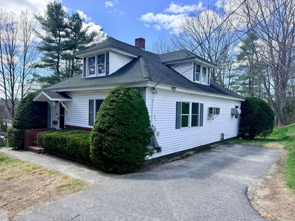 Photo of 7 Bennett Avenue, Auburn, ME 04210 (MLS # 1660654)