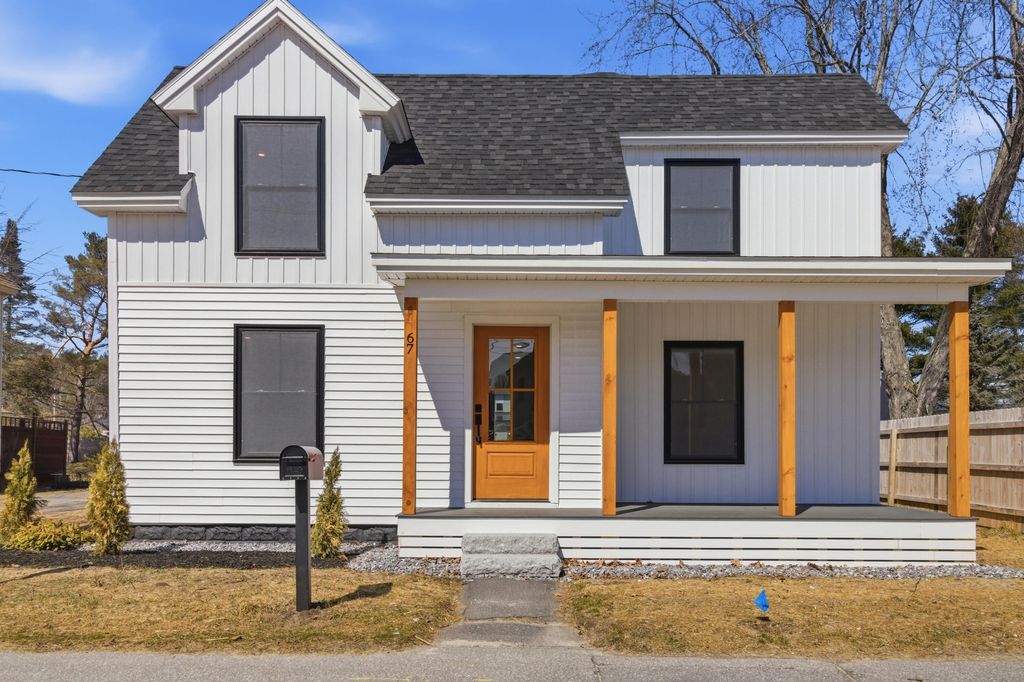 Photo of 67 Jordan Avenue, Brunswick, ME 04011 (MLS # 1655893)