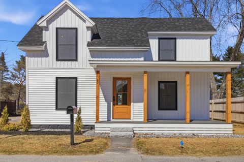 Photo of 67 Jordan Avenue, Brunswick, ME 04011 (MLS # 1655893)