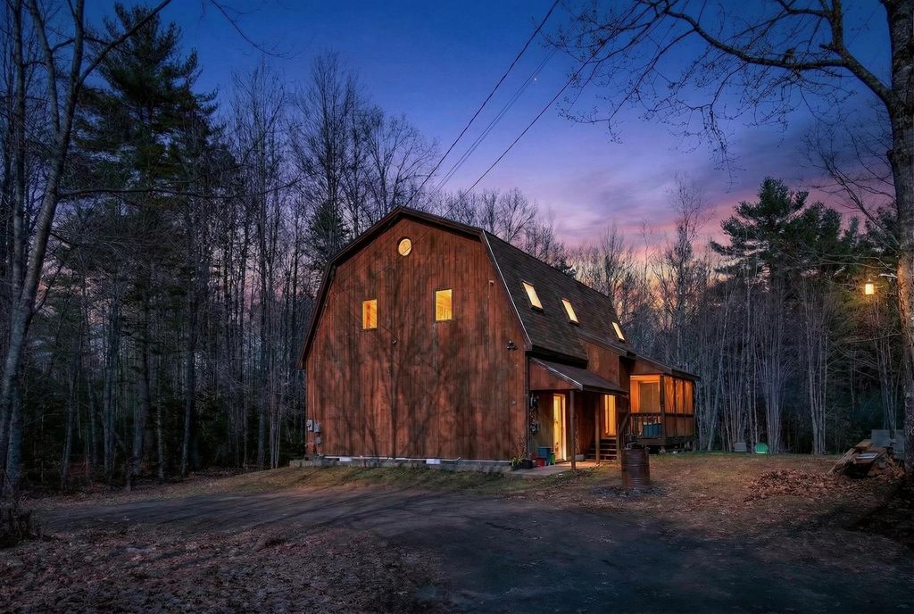 Photo of 401 Miller Road, Waldoboro, ME 04572 (MLS # 1657483)