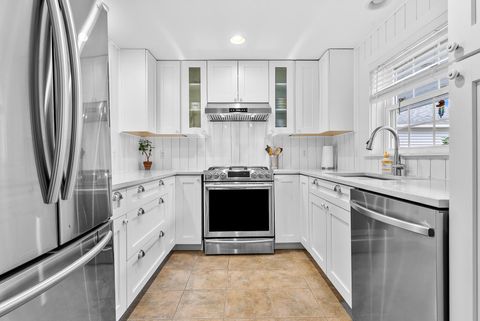 Photo of 33 Stratford Place #33, Kennebunk, ME 04043 (MLS # 1662097)