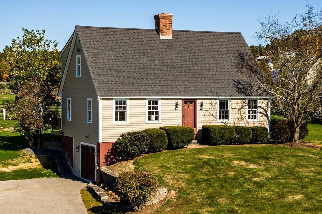 Photo of 10 Broadfields Road, Eliot, ME 03903 (MLS # 1641412)