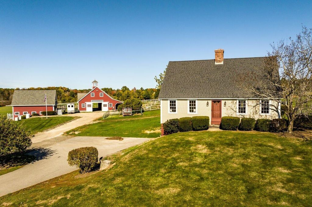 Photo of 10 Broadfields Road, Eliot, ME 03903 (MLS # 1641412)