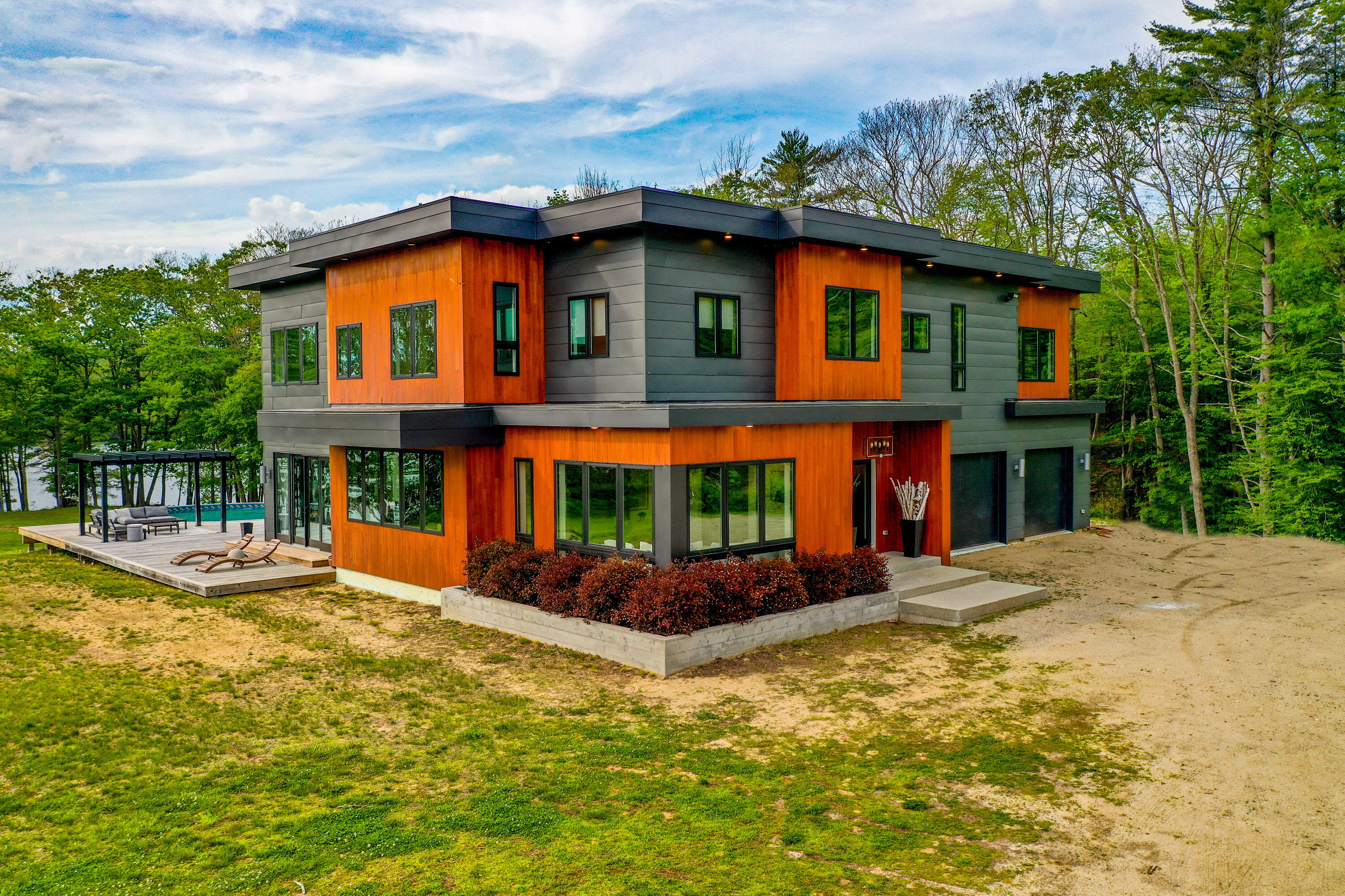 764 N River Road