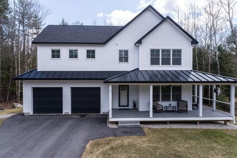 Photo of 33 Eastfield Drive, Gray, ME 04039 (MLS # 1657099)