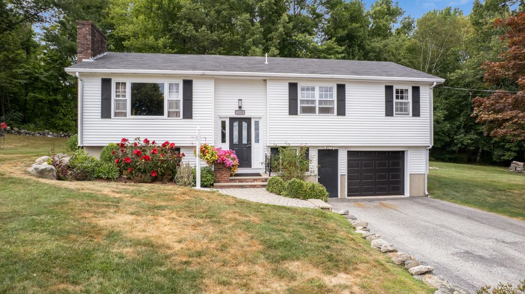 Photo of 120 Brentwood Drive, Auburn, ME 04210 (MLS # 1636028)